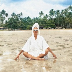 Adi Oasis - Silver Lining